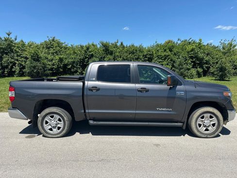 Used 2019 Toyota Tundra SR5 w/ SR5 Upgrade Package AWD/4WD image 14
