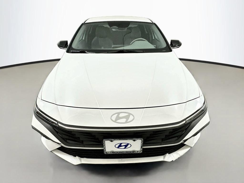 Used 2025 Hyundai Elantra Sport FWD image 2