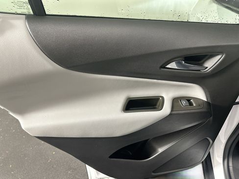 Used 2024 Chevrolet Equinox LS w/ LS Convenience Package image 25