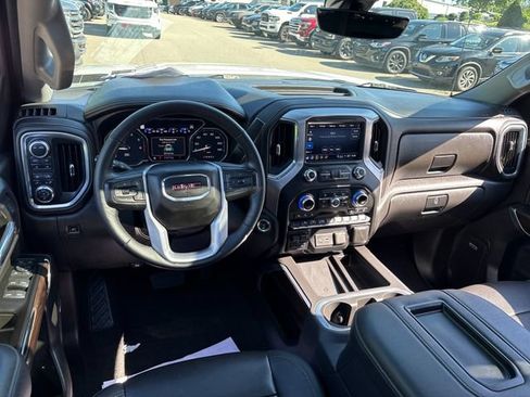 Used 2022 GMC Sierra 1500 SLT w/ SLT Premium Plus Package AWD/4WD image 11