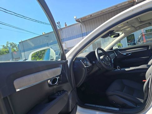 Used 2025 Volvo S90 B6 Plus w/ Protection Package Premier AWD/4WD image 20