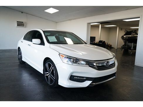 Used 2016 Honda Accord Sport image 9