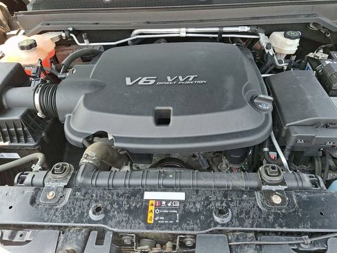 Used 2022 Chevrolet Colorado Z71 w/ Trail Boss Package AWD/4WD image 27