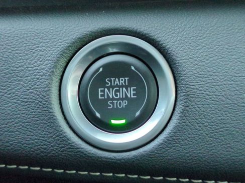 Certified 2024 Cadillac Escalade Sport w/ LPO, ONYX Package image 30