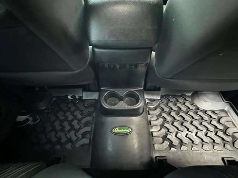 Used 2012 Jeep Wrangler Unlimited Sahara image 20