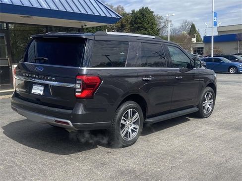 Used 2024 Ford Expedition Limited image 3