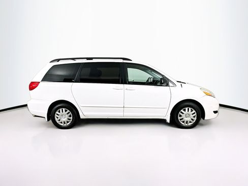 Used 2009 Toyota Sienna CE image 10