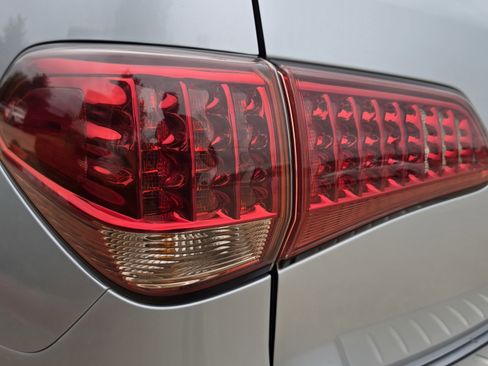 Used 2012 INFINITI QX56 2WD w/ Theater Pkg image 10