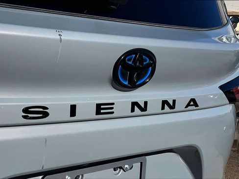 Used 2024 Toyota Sienna XSE image 30