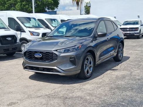 Used 2023 Ford Escape ST-Line w/ Tech Pack #1 FWD image 2