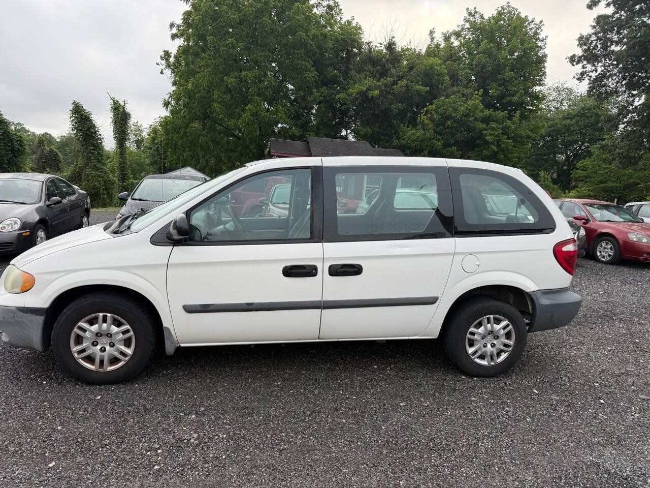 Used 2007 Dodge Caravan SE w/ Popular Equipment Group I FWD image 2