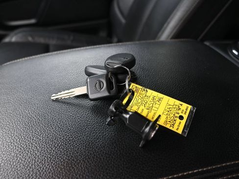 Used 2018 Nissan Titan SL w/ Midnight Edition AWD/4WD image 19