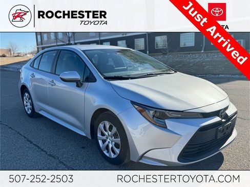 Used 2025 Toyota Corolla LE image 1