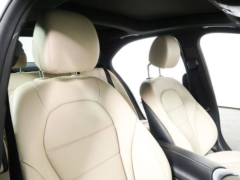Used 2019 Mercedes-Benz C 300 Sedan image 24