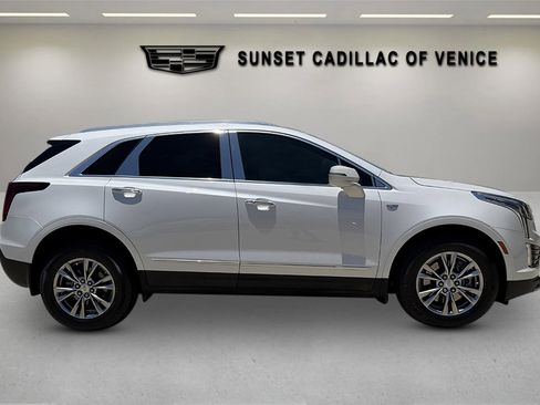Certified 2023 Cadillac XT5 Premium Luxury FWD image 2