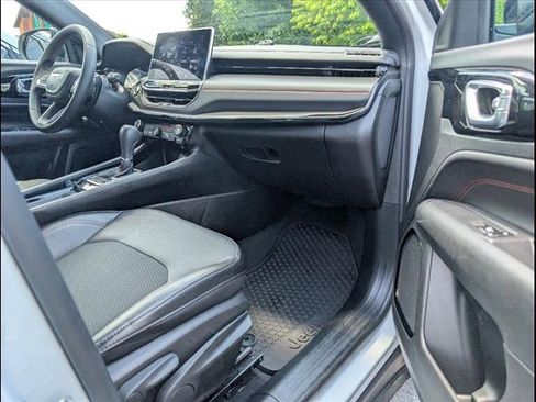 Used 2024 Jeep Compass Trailhawk image 23