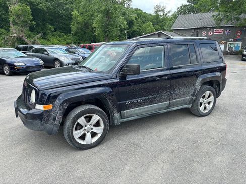 Used 2011 Jeep Patriot Latitude w/ Sun/Sound Group image 1