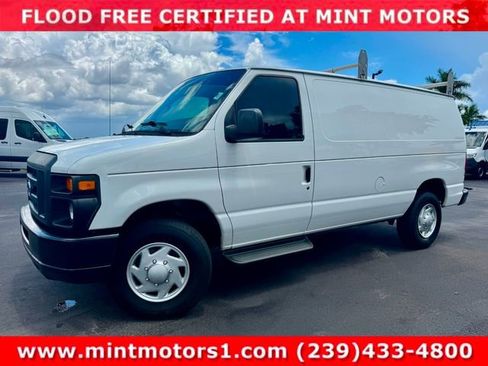 Used 2014 Ford E-350 and Econoline 350 Super Duty RWD image 2