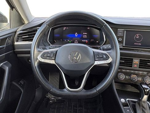 Used 2024 Volkswagen Jetta SE image 21