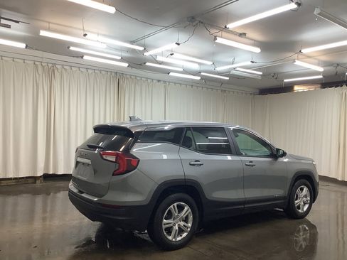Used 2024 GMC Terrain SLE image 6