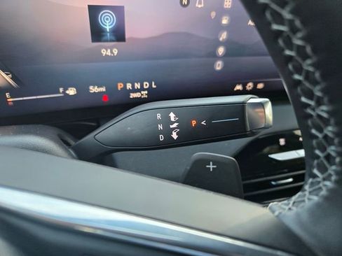 Used 2025 Buick Enclave Sport Touring image 25