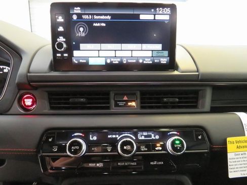 New 2025 Honda Pilot TrailSport image 18