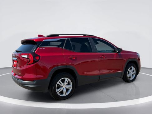 Used 2022 GMC Terrain SLE w/ Driver Convenience Package AWD/4WD image 5