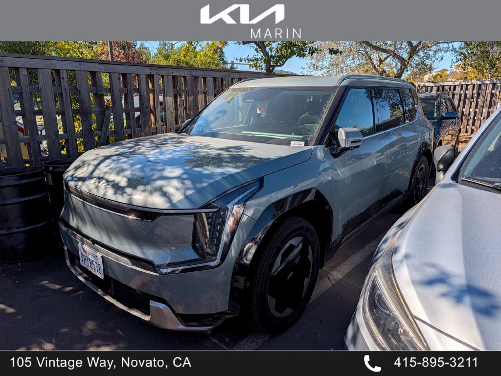 Used 2024 Kia EV9 Land w/ Towing Package AWD/4WD image 1