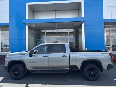 New 2026 Chevrolet Silverado 3500 LTZ w/ LTZ Plus Package AWD/4WD image 9