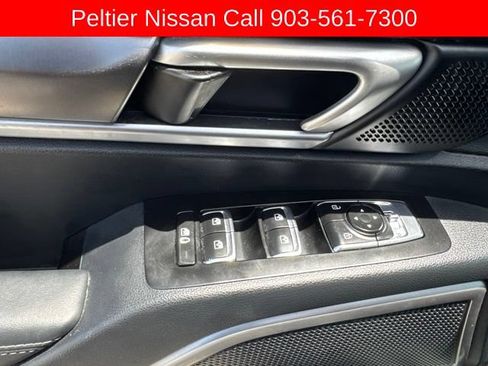 Used 2025 Kia Telluride S FWD image 11
