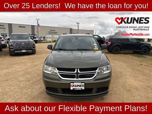 Used 2019 Dodge Journey SE FWD image 3
