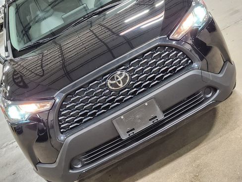 Used 2023 Toyota Corolla Cross LE image 21