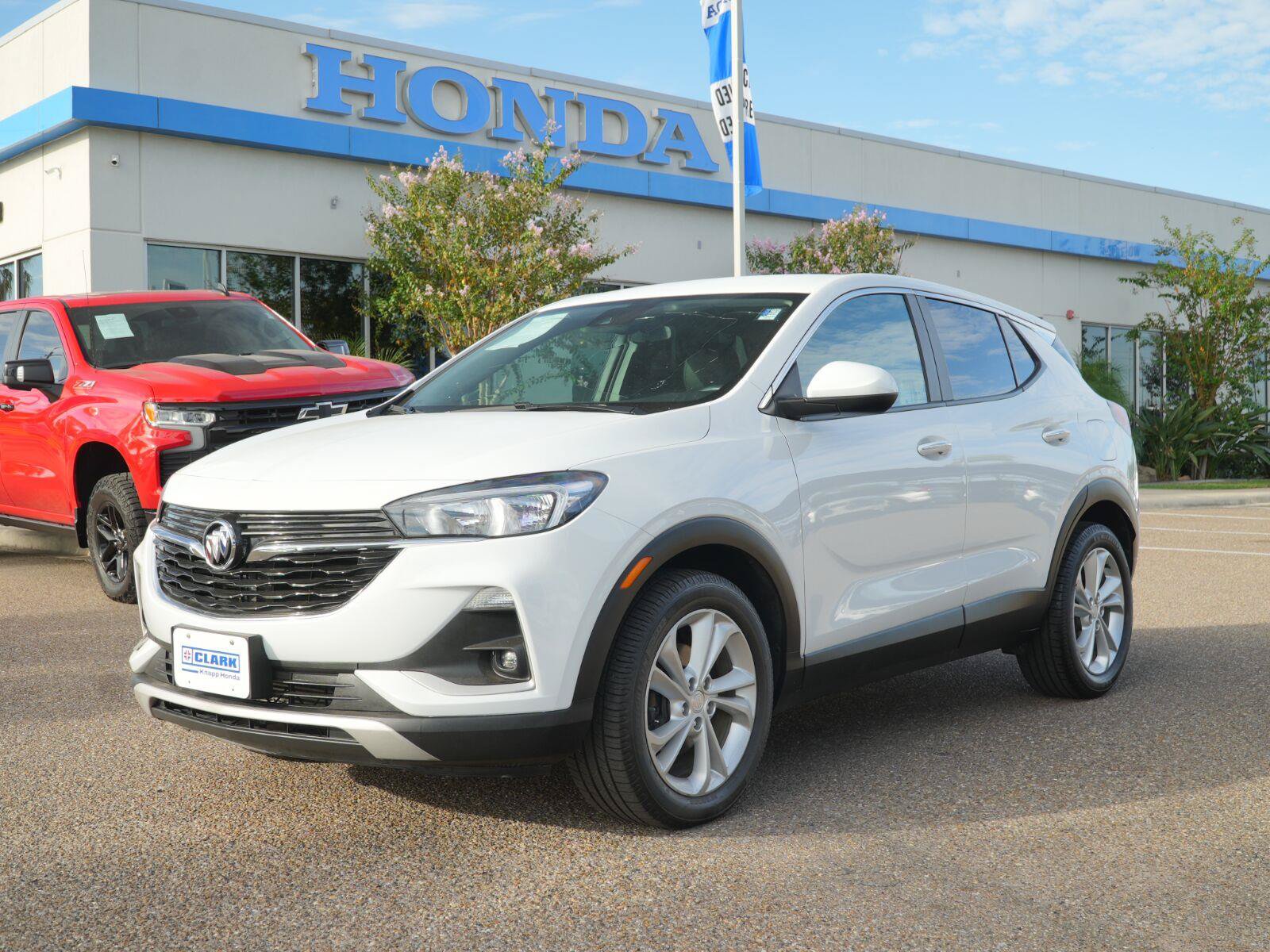 Used 2023 Buick Encore GX Preferred w/ Cold Weather Comfort Package FWD image 1