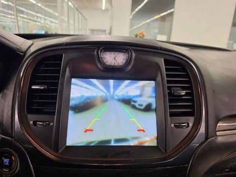Used 2013 Chrysler 300 C RWD image 18