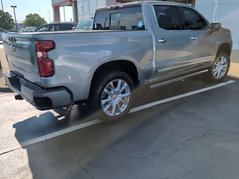 Used 2024 Chevrolet Silverado 1500 High Country AWD/4WD image 6