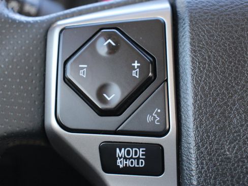 Used 2021 Toyota 4Runner SR5 Premium w/ Moonroof Package AWD/4WD image 26