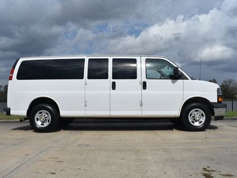 Used 2020 Chevrolet Express 3500 LT w/ LT Preferred Equipment Group image 3