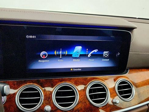 Used 2020 Mercedes-Benz E 450 4MATIC Wagon image 18