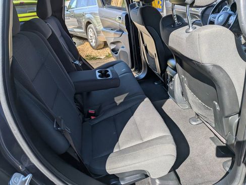 Used 2019 Jeep Grand Cherokee Laredo AWD/4WD image 33