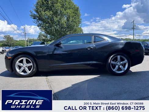 Used 2011 Chevrolet Camaro LT w/ Silver Stripe Package RWD image 4