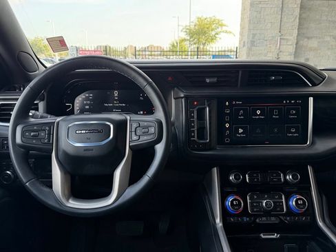 Used 2024 GMC Yukon Denali AWD/4WD image 9