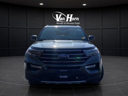 Used 2020 Ford Explorer XLT w/ Equipment Group 202A image 3