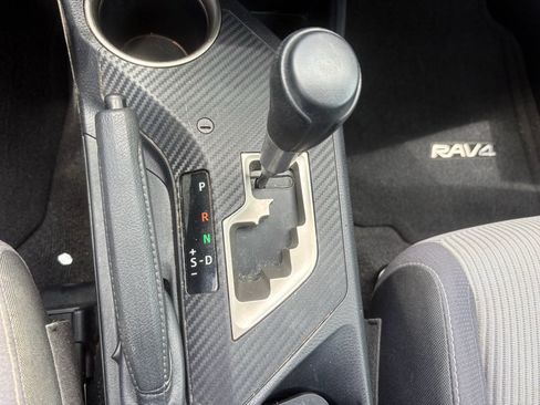 Used 2013 Toyota RAV4 XLE FWD image 18
