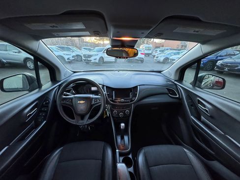 Used 2021 Chevrolet Trax LT image 26