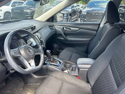 Used 2019 Nissan Rogue SV FWD image 10