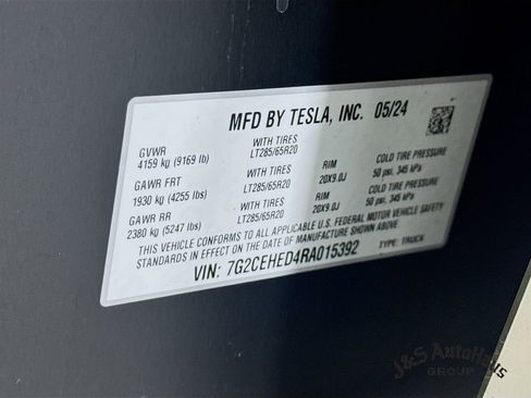 Used 2024 Tesla Cybertruck AWD Crew Cab image 40