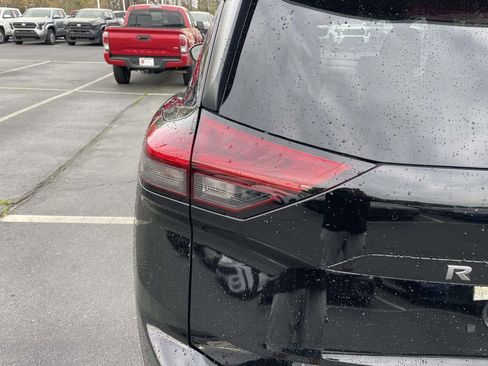 Used 2024 Nissan Rogue SV image 19