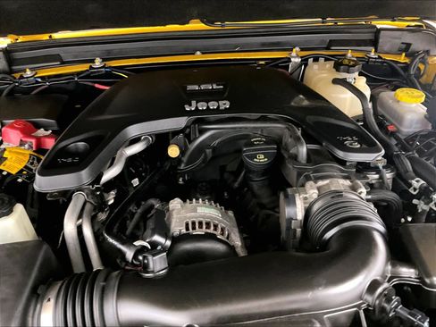 Used 2021 Jeep Wrangler Sport image 34