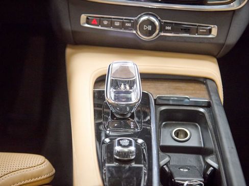 Certified 2025 Volvo V90 B6 Cross Country Ultra AWD/4WD image 29