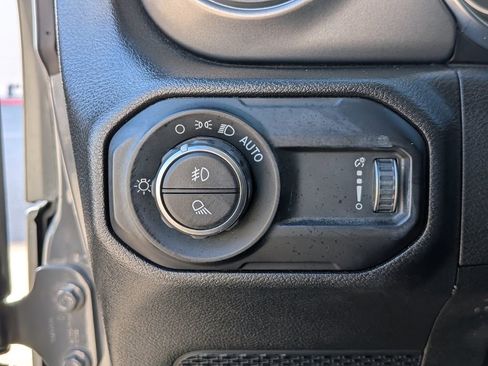 Certified 2023 Jeep Gladiator Sport AWD/4WD image 21